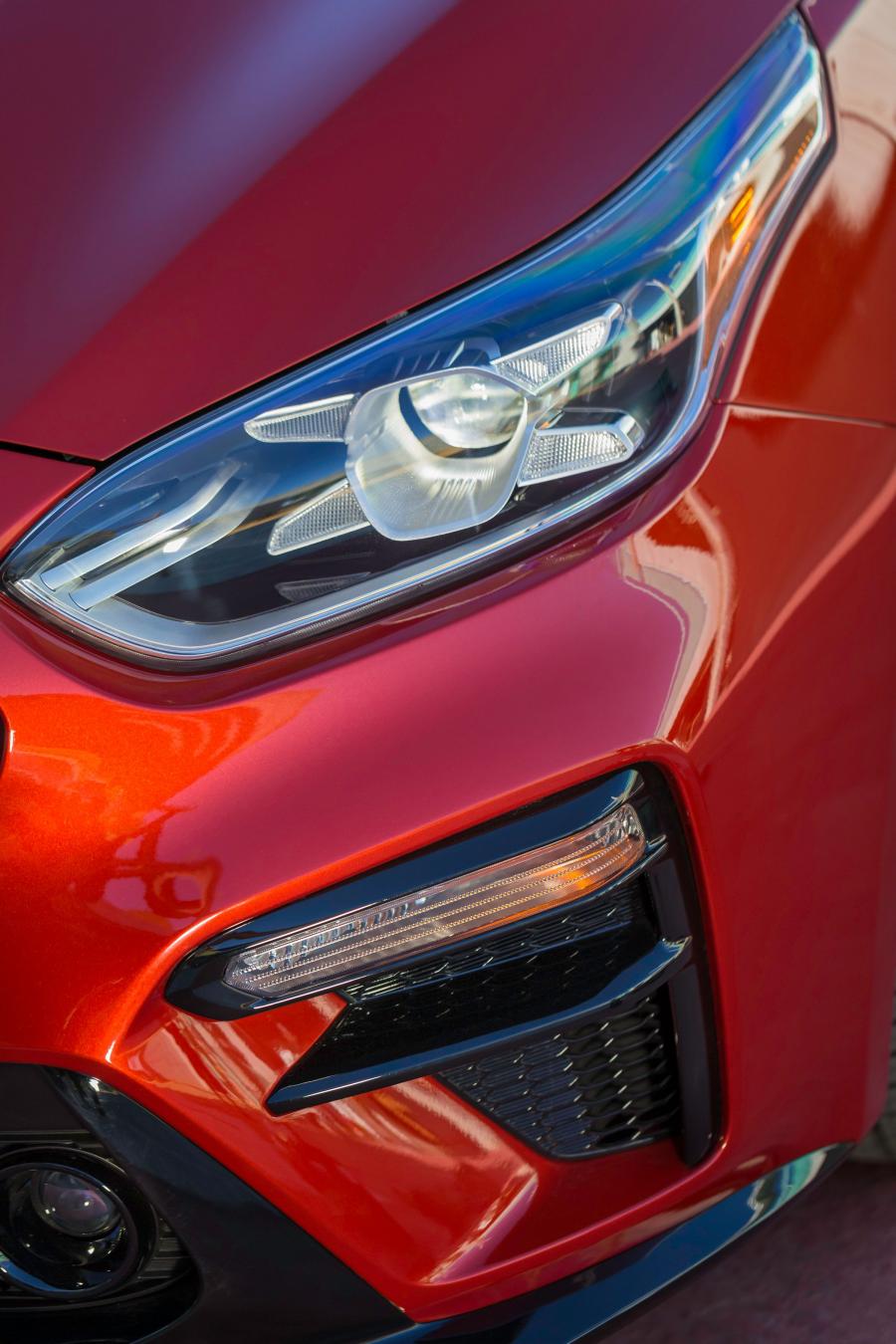 Детали экстерьера Kia Forte (BD) 2018 года  (NA) (фото 2 из 52)